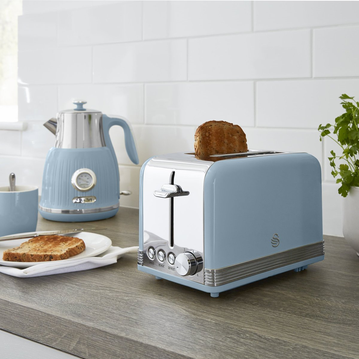 vibe_home_uk's tweet image. Find Your Perfect Match ♥

This Valentine’s Day, give the gift of unforgettable moments in the kitchen.

Shop Award-winning exclusive #kitchenset and stylish electricals from UK 1# brands such as Dualit, Russell Hobbs, Swan, Tower and many more.

✨ Free next day delivery when…