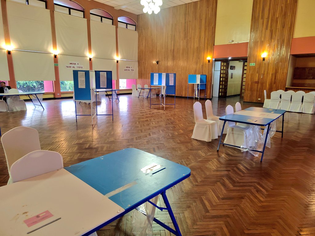 📍¡𝗔 𝗩𝗢𝗧𝗔𝗥!

Personal del CANG realiza los últimos preparativos en el Club La Aurora, zona 13, centro de votación para la segunda vuelta de las elecciones de Junta Directiva y Tribunal de Honor del CANG.

#EleccionesCANG