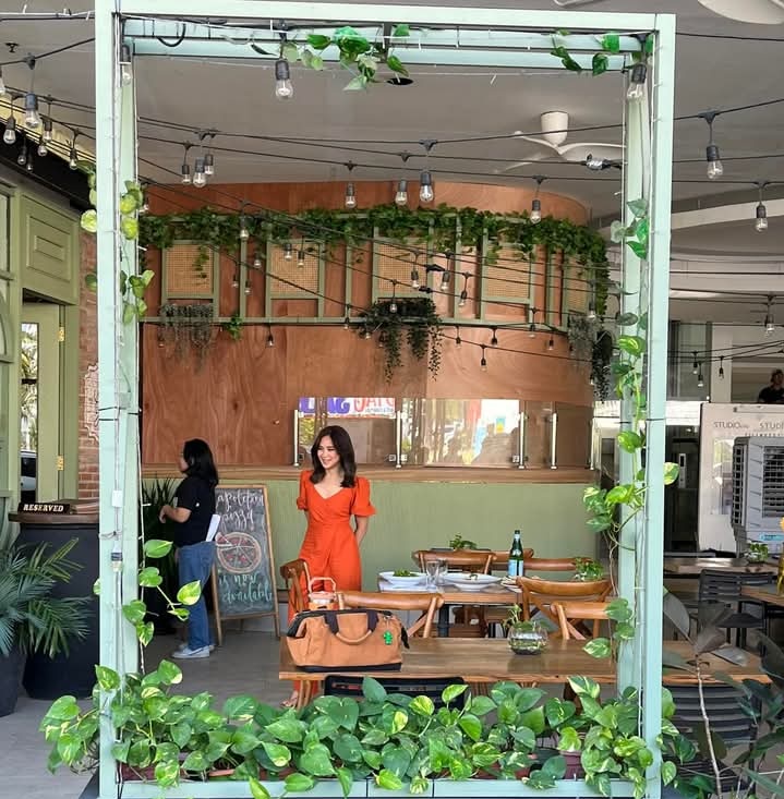 "Sarah's dream is to open a plant-based restaurant one day," Matteo reveals with a smile. "One day, we'll do that!"

<a href="/JustSarahG/">Sarah Geronimo</a> <a href="/mateoguidicelli/">Matteo Guidicelli</a> 🤍