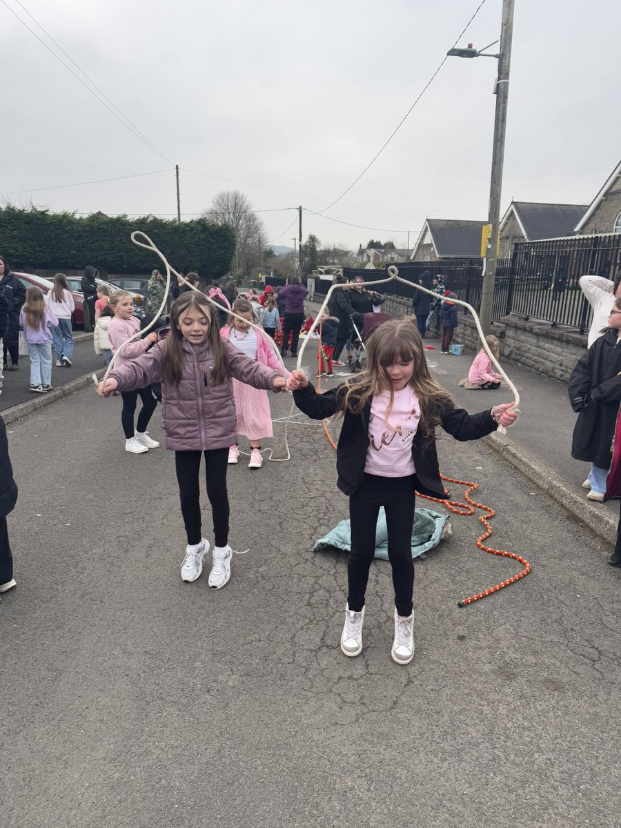 What a fantastic morning we have had! Lovely to see lots of children taking part in our Bike Bus and School Streets for  our ‘Share The Love Day!’ <a href="/SustransCymru/">SustransCymru</a> <a href="/BikeWalkScoot/">Hamish Belding</a> <a href="/fridedaysbb/">FRideDays Bike Bus</a> #FRideDays #Fridaywecycle