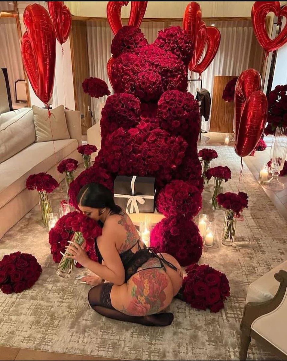 updatesofcardi's tweet photo. Happy Valentine’s day. 💋 https://t.co/JEzy0of7xF