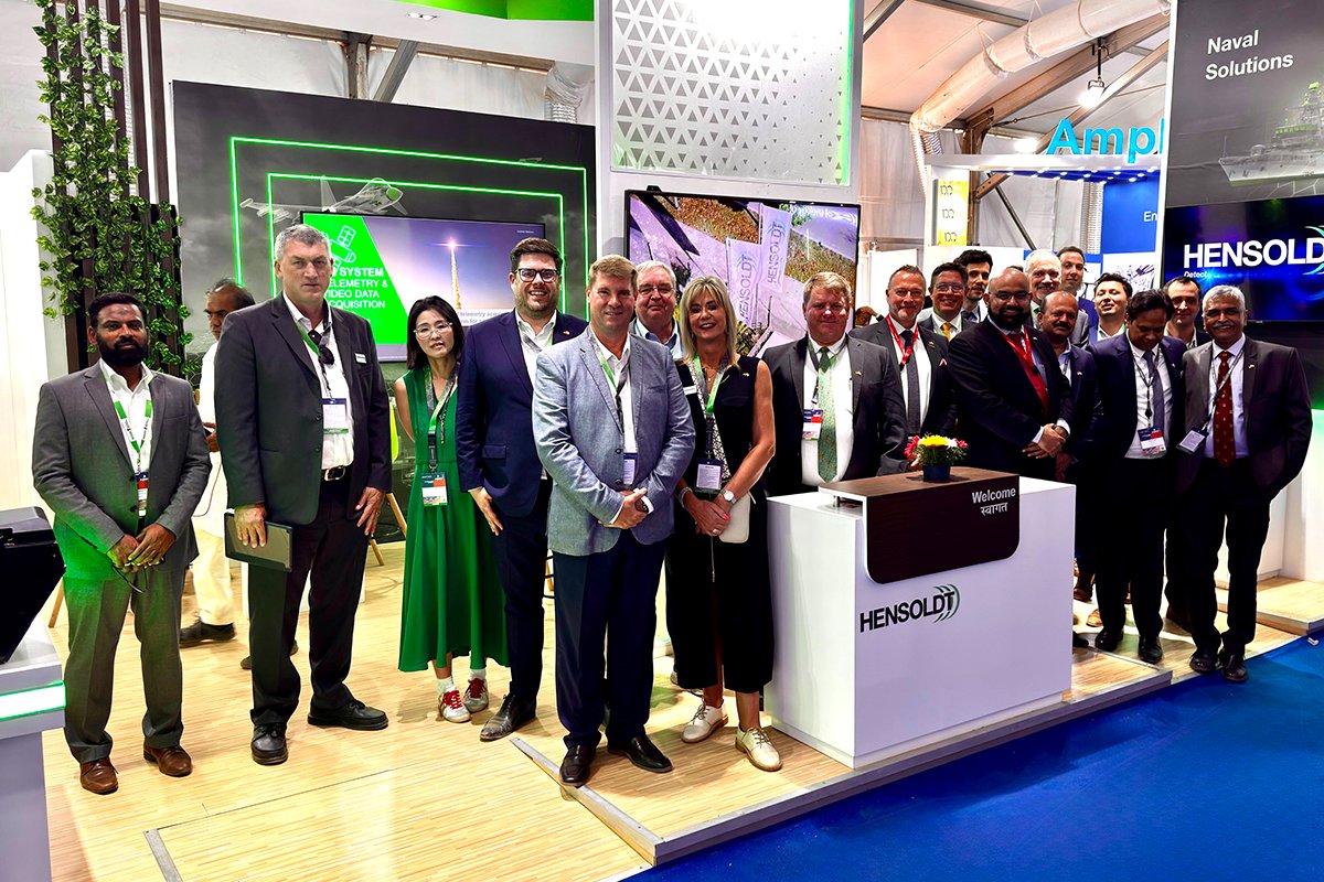 hensoldt's tweet image. Happy to share some highlights from our recent participation at the @AeroIndiashow, where the @HENSOLDT team had the great opportunity to connect and exchange with numerous delegates from the Indian Armed Forces. #exhibition #defense #detectandprotect