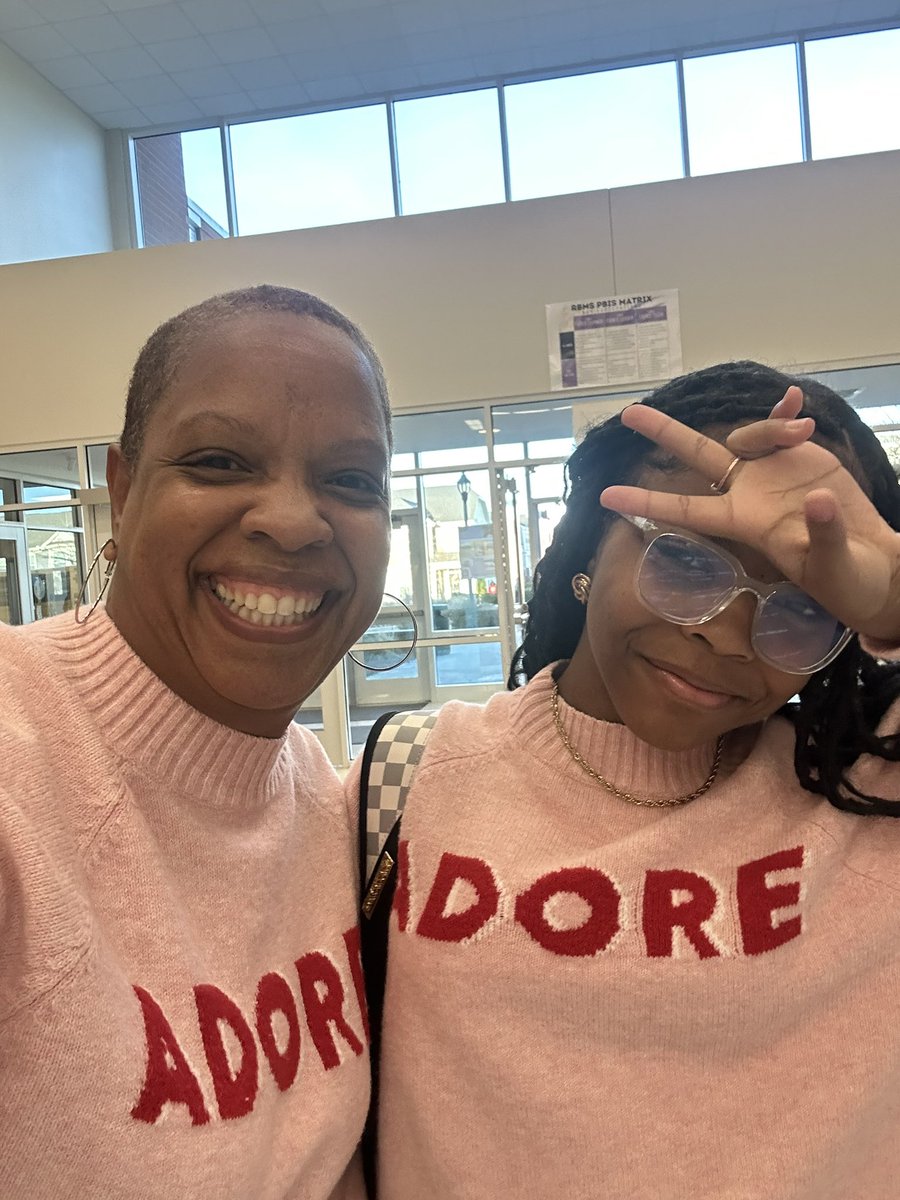 Dr. Michelle T. Bell (@bellmichellet) on Twitter photo Saw my twin <a href="/River_Bend_MS/">River Bend Middle School</a>! So you know I said…”Let’s take a picture” 😂 #lovethekids Saw my twin <a href="/River_Bend_MS/">River Bend Middle School</a>! So you know I said…”Let’s take a picture” 😂 #lovethekids