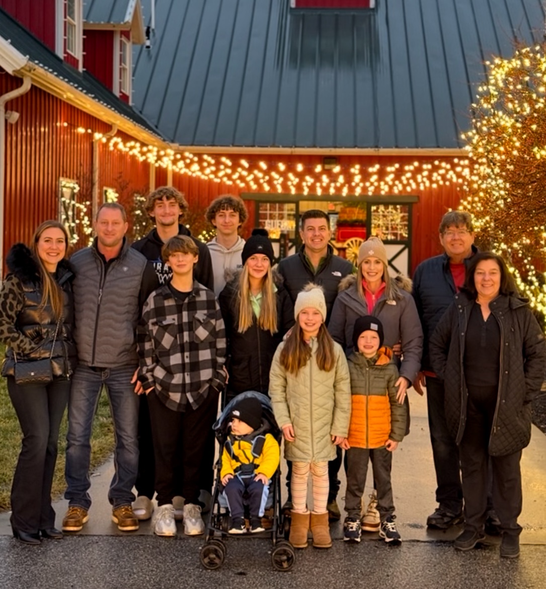 BvilleStateFarm's tweet image. Happy Valentine&apos;s Day from the team at Jennifer Wesselman-Conz State Farm!  What a sweet day to show your loves you care about the days to come by being prepared!  We are here to help you every day!  #insureyourloves #smalltownservice #hearts #valentines #goodneighbors