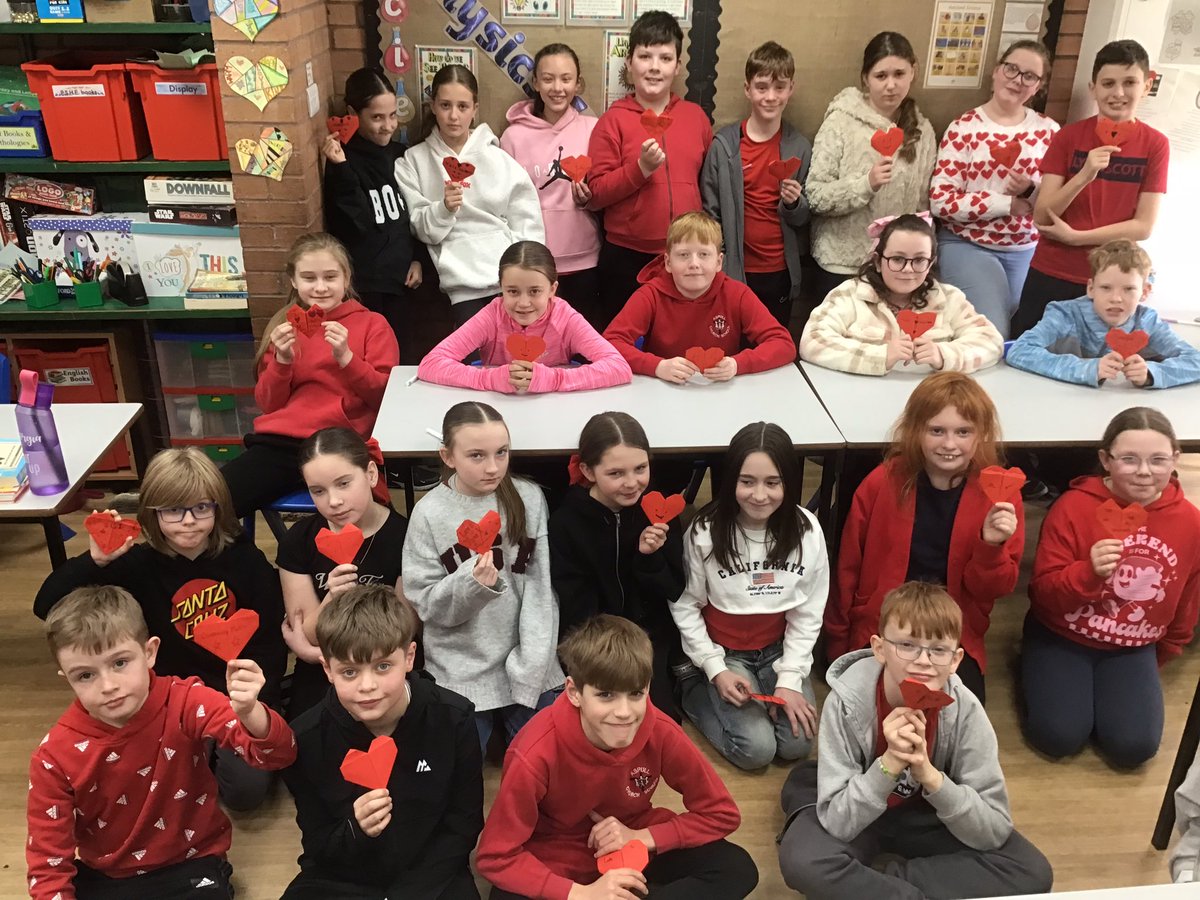 class6Aspull's tweet image. We’ve enjoyed a variety of activities this morning as part of ‘Love Our Community Day’, including making origami hearts. #loveourcommunityday