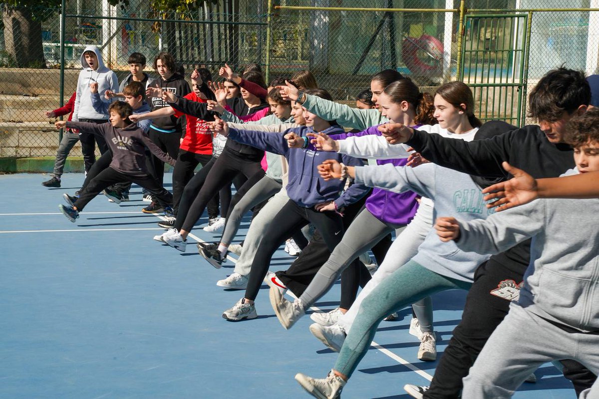 EsportsConsell's tweet photo. 🤺El @ConselldeMca promou l’esgrima amb un nou taller escolar.

🎯El programa #Sumat fomenta hàbits i modalitats poc conegudes i arriba a + de 26.000 infants cada curs amb 30 tallers.

👀El conseller d'Esports Pedro Bestard visita l'activitat a #Artà.

ℹ️https://t.co/vMZTiTcWuT https://t.co/bUuyUbbDyH