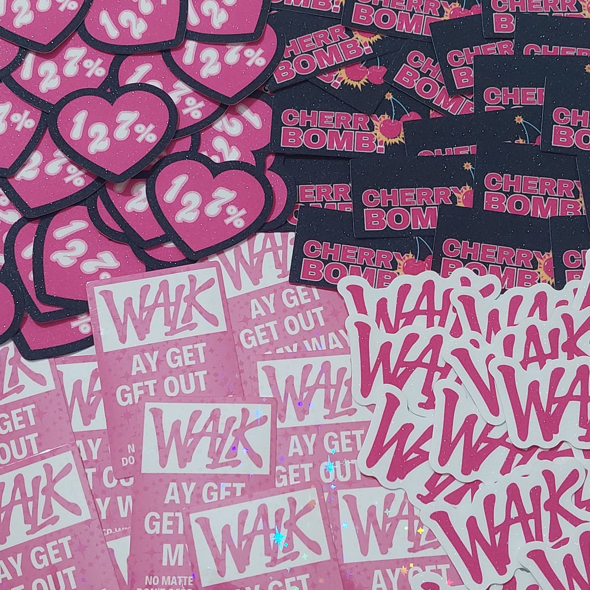 forkimdoy's tweet image. ‧⁺◟  pls kindly rt  ·˚ ༘
𓇥 FREEBIES NEOCITY: THE MOMENTUM in JAKARTA for Doppu, Vals and Jaedoist

— Keyring
— Sticker
— Hand mirror

🗓  15/02/2025
📍  Indonesia Arena
⏰  TBA

❣︎ cms art : #โมจจิcommission 

#NEOCITY_THE_MOMENTUM
#NCT127_NEOCITY_THE_MOMENTUM_JAKARTA