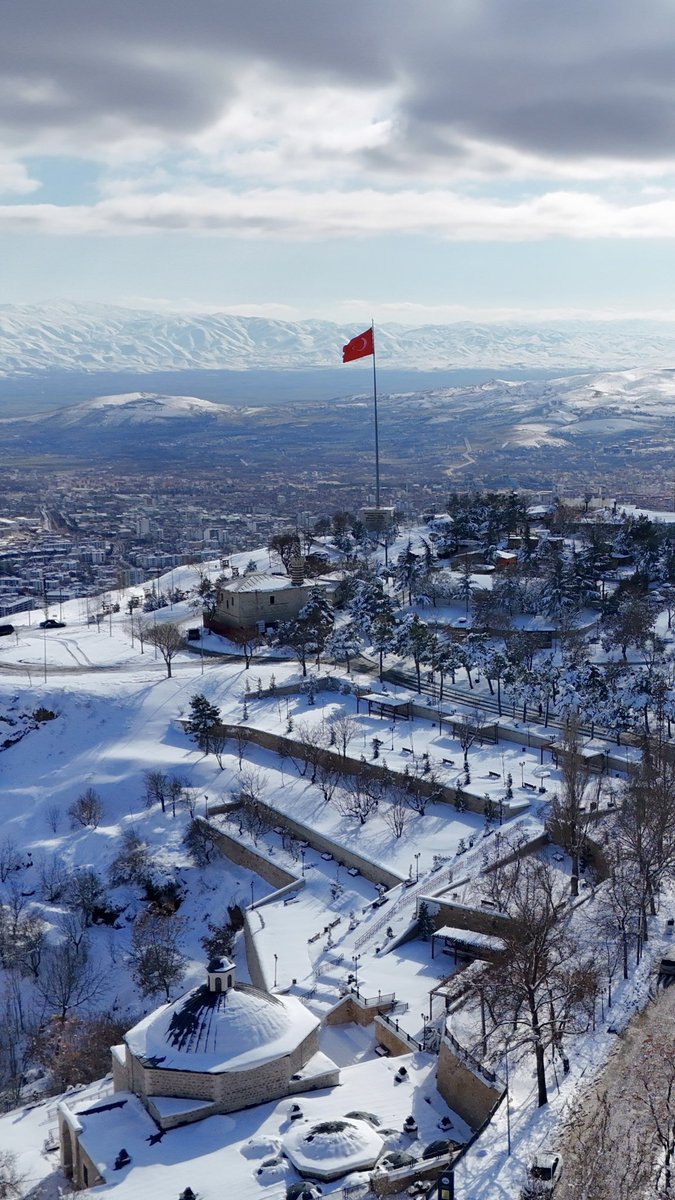 sahin_serifoglu's tweet photo. Bizim aşkımız da bu şehre…❤️ https://t.co/sncu6avcXo