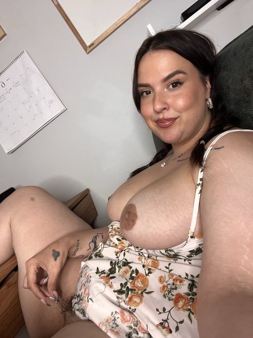 Watch Steph Oshiri 🕷's leaked NSFW photo on TwXstars