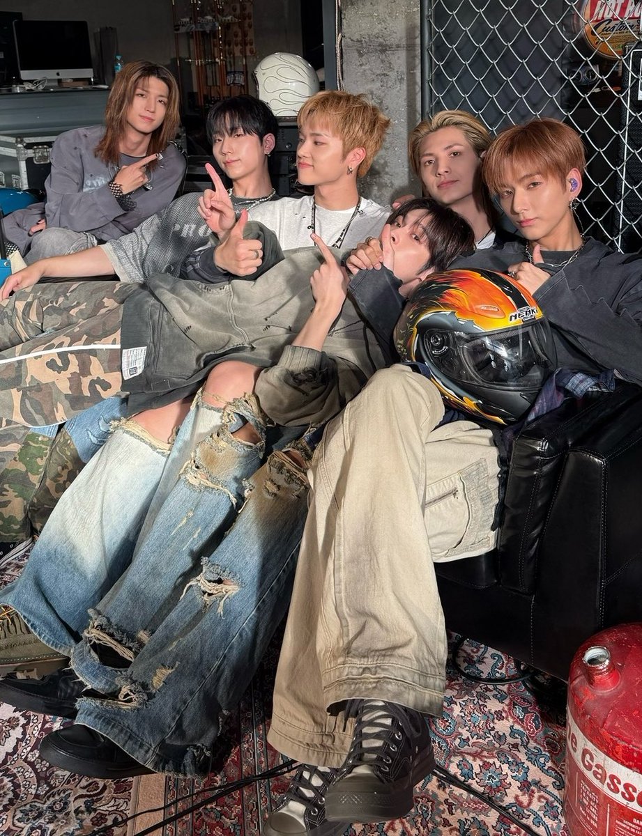 bea★ seeing bts & xdiz tweet media