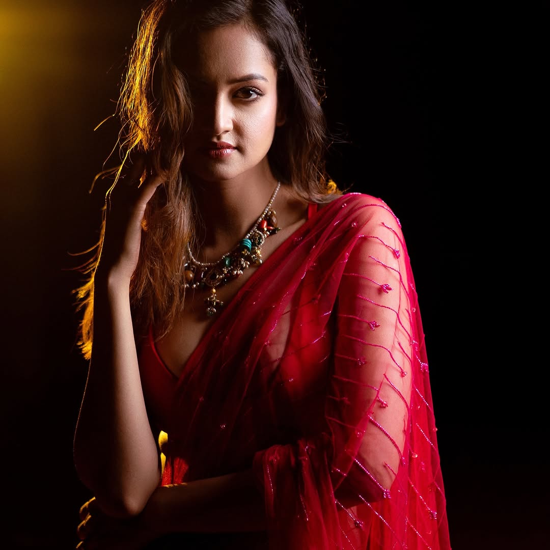 GjwHKKzW0AAJVHc?format=jpg&name=medium