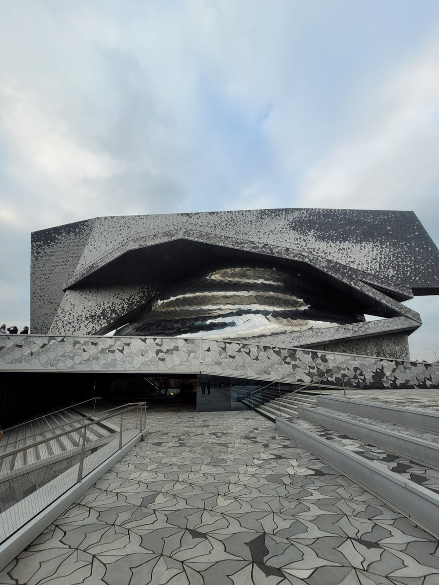 [CULTURE]

Le 11 février, nos #apprentis de BTS FED A ont eu la chance d’assister à un #concert commenté à la Philharmonie de Paris, aux côtés de plus de 800 jeunes. Au programme : Burlesque de Richard Strauss, interprété par l’Orchestre national d'Île-de-France.

#formation