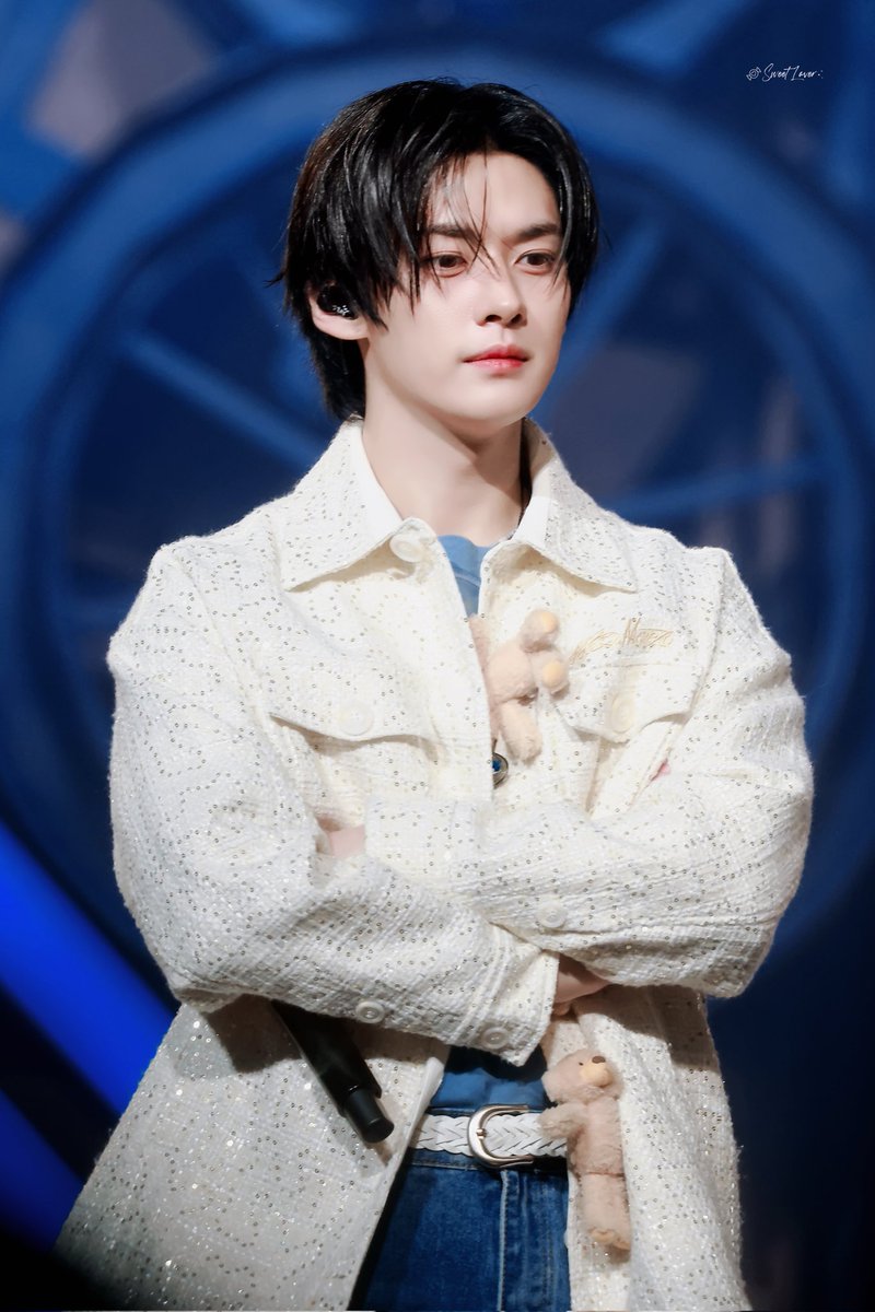 250214

#Straykids #스트레이키즈  
#Leeknow #리노