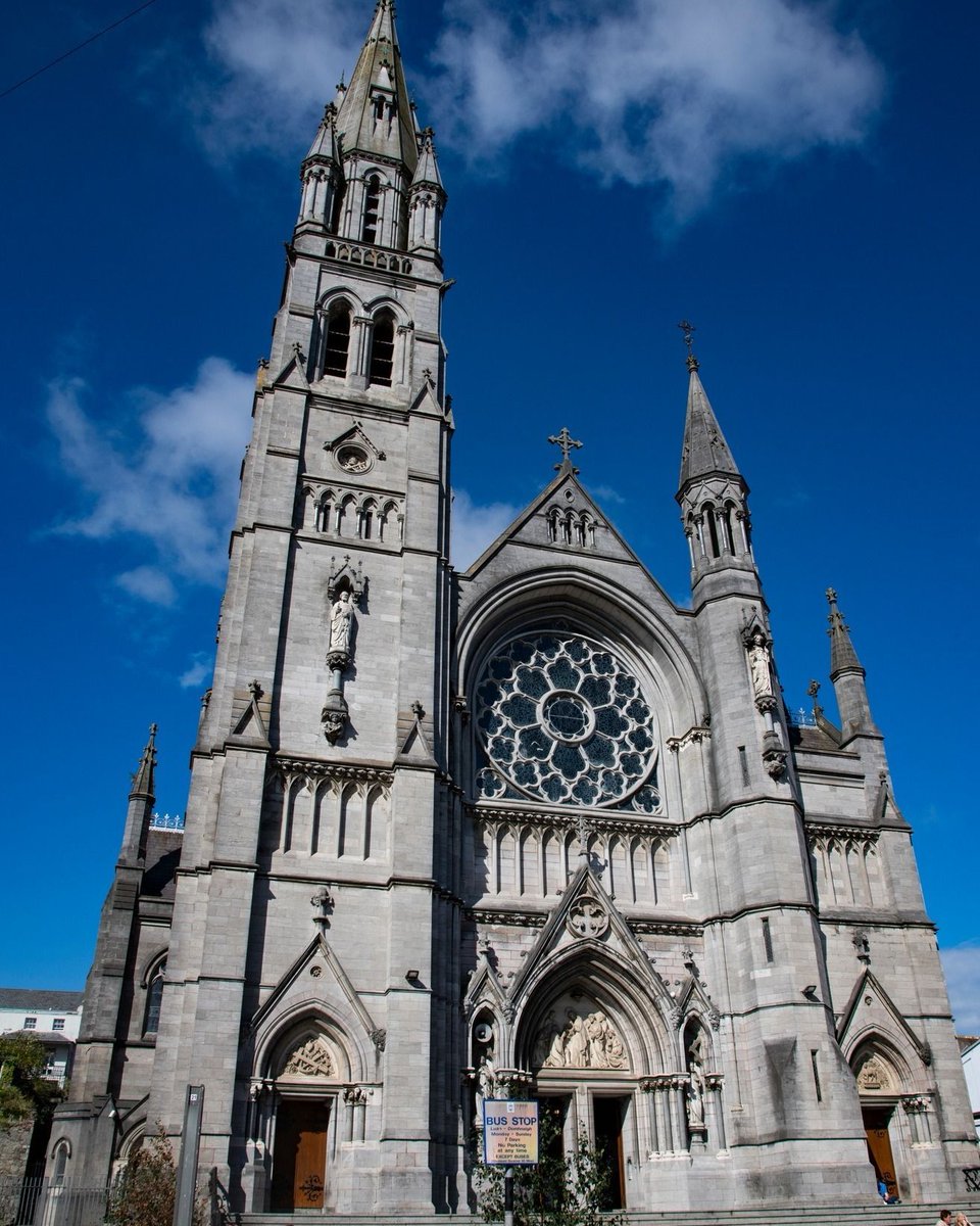 ⛪ St. Peter’s Church of Ireland has stood in Drogheda for over 800 years! Founded before 1186, it’s one of the town’s oldest landmarks, with links to Mellifont Abbey. 
A true hidden gem in #IrelandsAncientEast - find out more bit.ly/3CrbYiF 
#VisitLouth  #Drogheda
