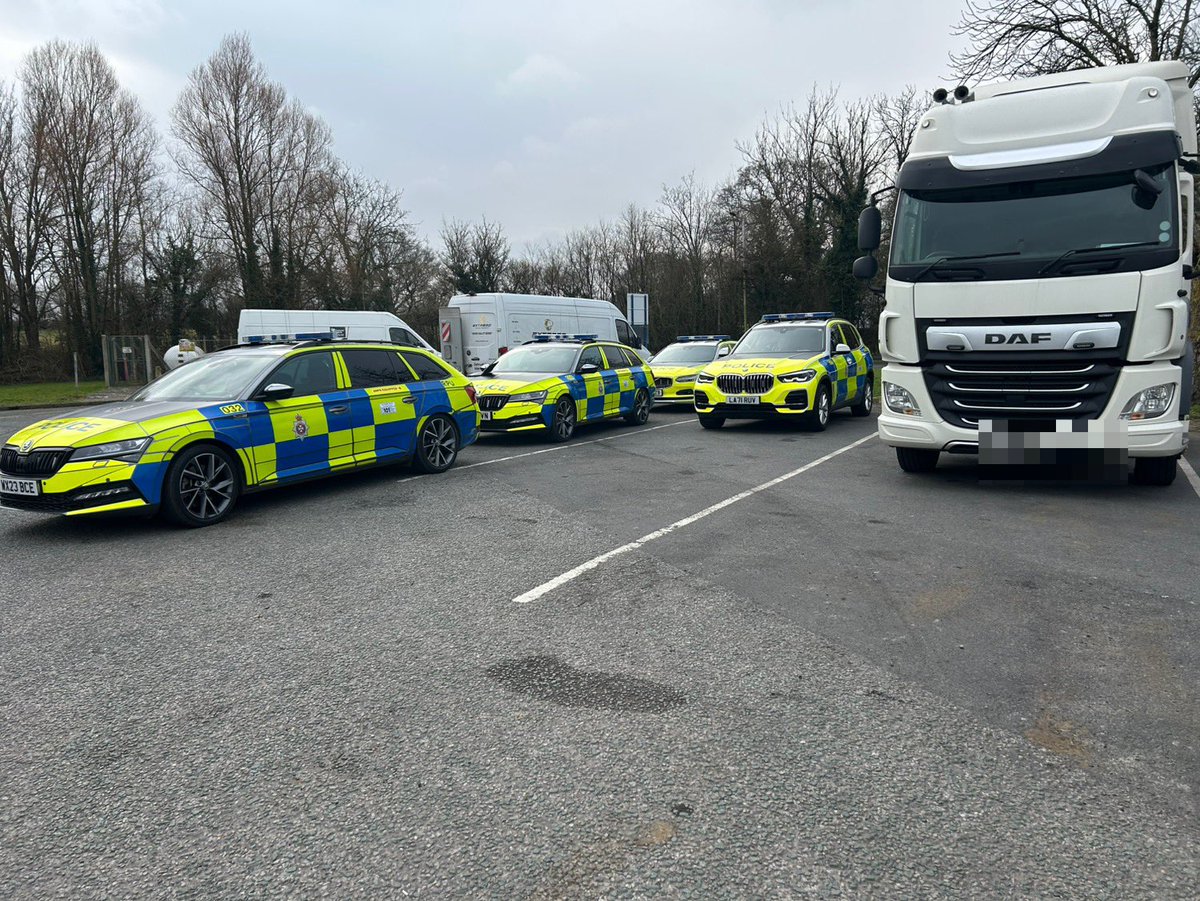 #RPU &amp; #SCIT have been patrolling the M4 looking for #fatal5 offences this week. Numerous offences dealt with, including mobile phone use, not in proper control, dangerous condition, overweight vehicles. #OpTramline