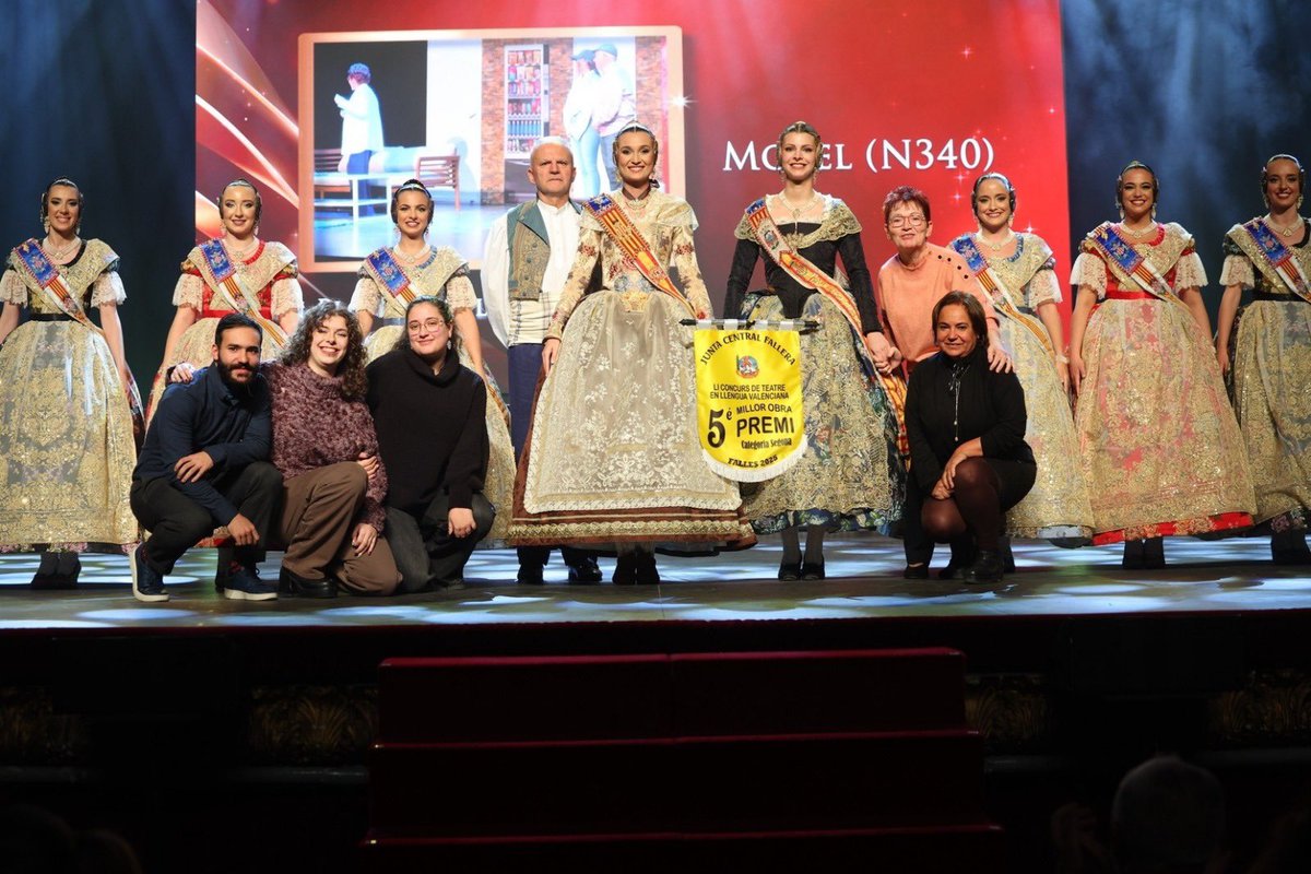 EnPlom's tweet photo. Nuestro equipo de teatro se llevó el 5º premio a mejor obra!! https://t.co/7Qpu5isSDa