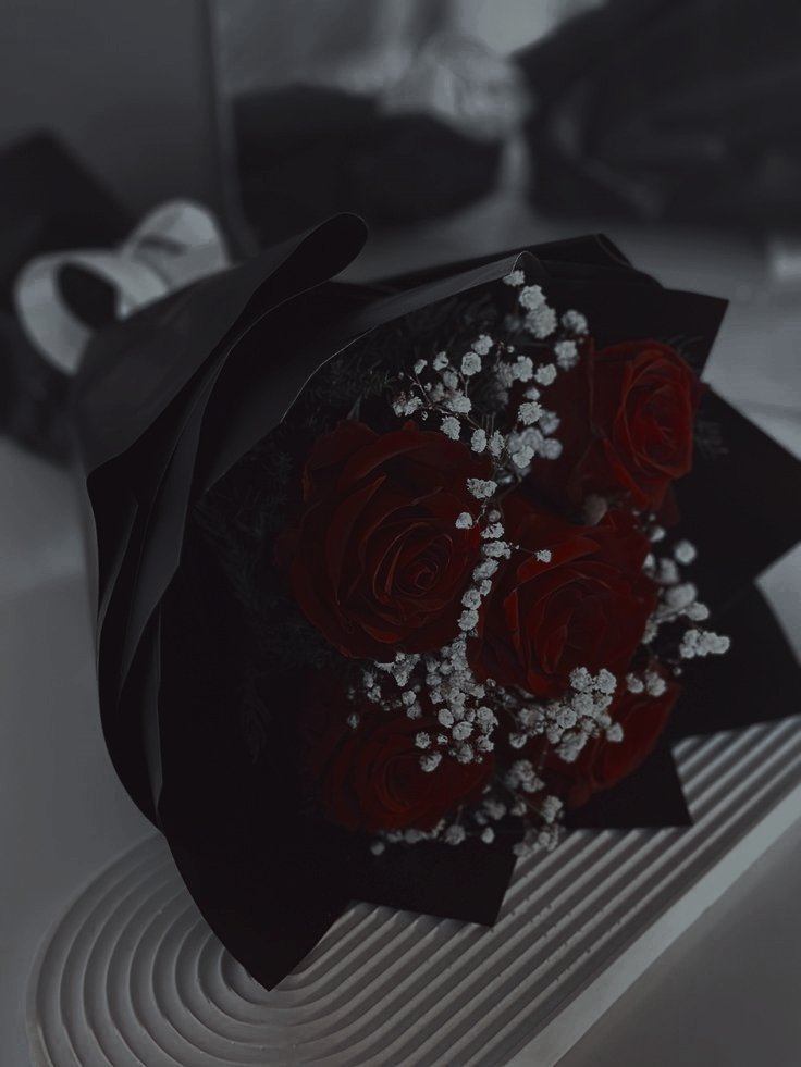 más que la idea de perderte.

Si el destino nos debe algo, que sea tiempo… porque siempre será insuficiente cuando se trata de ti.

Theodore.