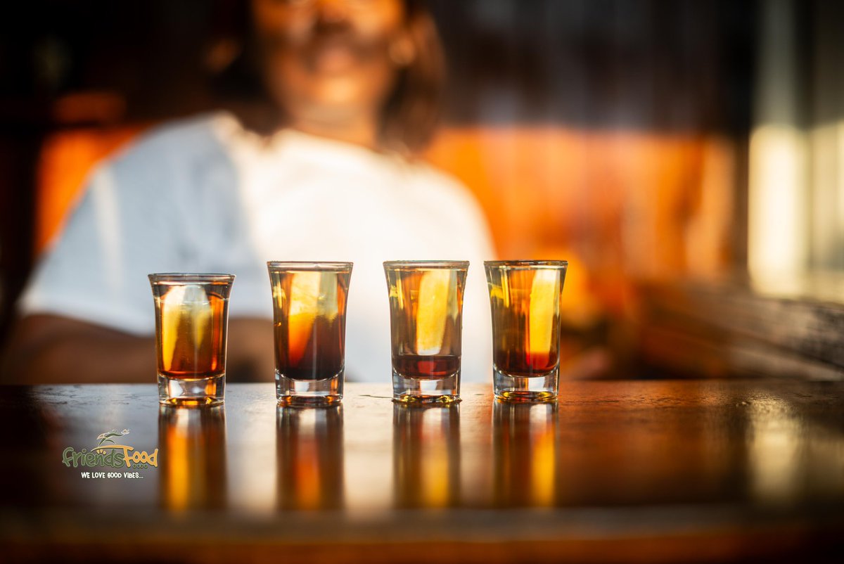 FriendsFood237's tweet image. Donc  eux qui ne sont pas in love meurent?
Venez noyer vos souci avec nous 😂

💔

#NoLoveNoProblem #ShootsTherapy #FriendsFirst