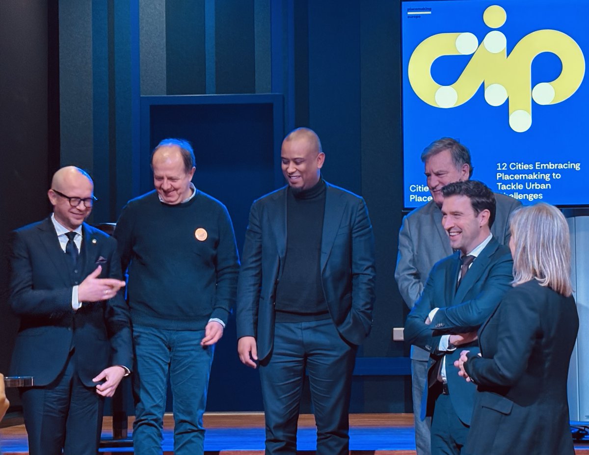 Jak tworzyć dobre miejsca spotkań #CitiesInPlacemaking! 🏙️

Przez ostatnie dwa lata Wrocław współpracował z 12 europejskimi miastami w eksperckim programie #CitiesInPlacemaking! Razem z Bergen, Bradford, Budapesztem, Cork, Famalicão, Hagą, Helsinkami, Helsingborgiem, Reggio