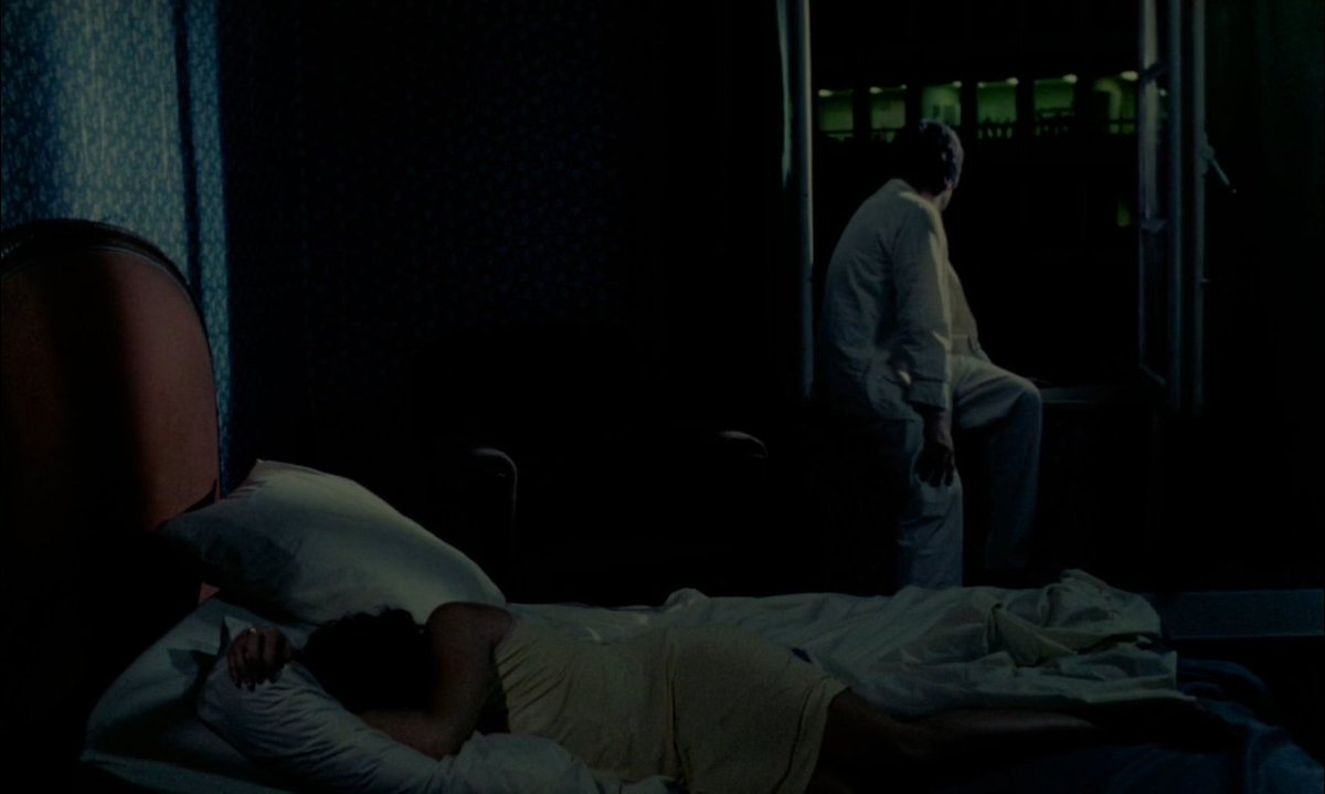 toute une nuit (1982) / chantal akerman