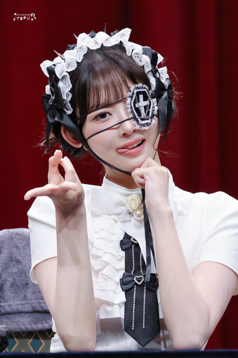 YEPinyourheart's tweet photo. 250214

#IVE #아이브 
#REI #레이 #レイ https://t.co/cRg1DN7T0v