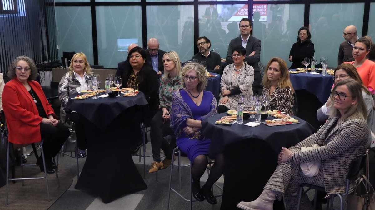 Muchas gracias a todos los directores de comunicación que nos han acompañado hoy en una nueva jornada de 'El valor compartido del dircom' organizada por <a href="/DircomARA/">Dircom Aragón</a>.