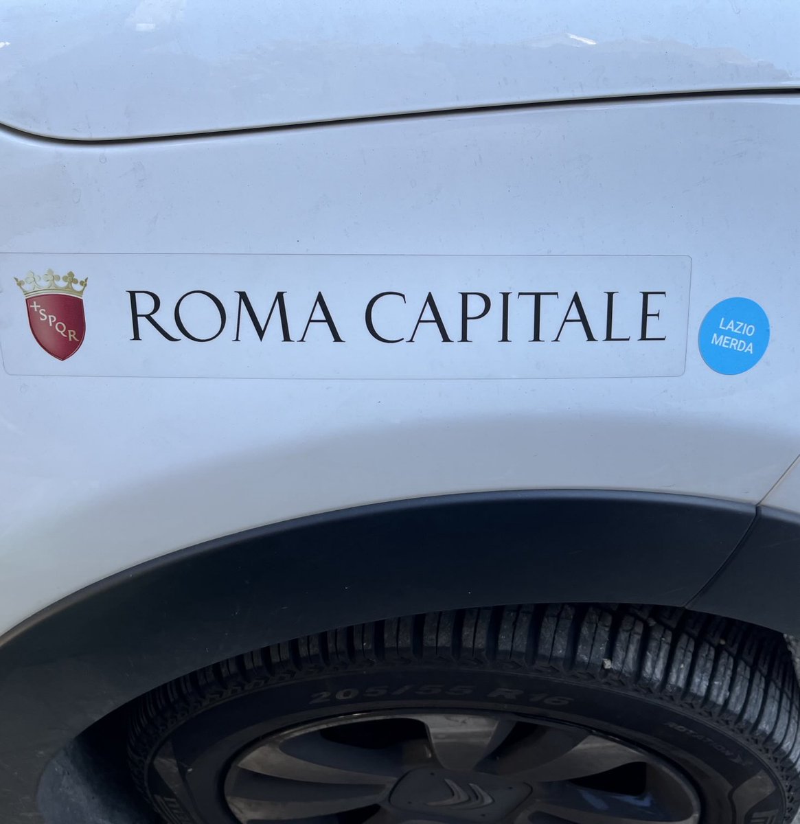 Ironia romanista #carsharing #Roma