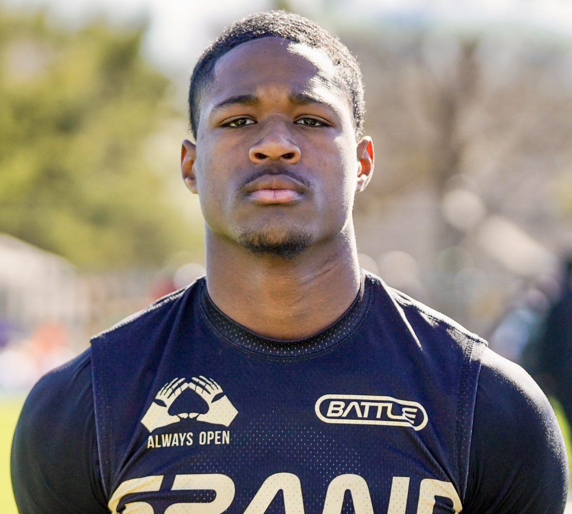 5⭐️ Ethan “Boobie” Feaster, standing at 6’2” and 180lbs, is a route-running wizard who knows how to create separation and get open. His hands? Elite—any ball thrown his way sticks. Simply put, he’s a magnet for the ball with top end speed. Ranked the #1 WR in the 2027 class and