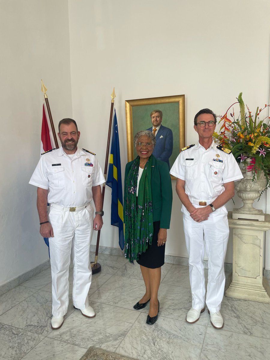 Gisteren eerste dag van het bezoek aan het Caribisch deel van Koninkrijk. Goede ontvangst op Curaçao door <a href="/C_ZMCARIB/">Walter Hansen</a> en de <a href="/kon_marine/">Koninklijke Marine</a> collega’s. Gesproken over het beschermen van dit deel van Nederland en het belang van veiligheid in de Caribische regio voor 🇳🇱. (1/2)
