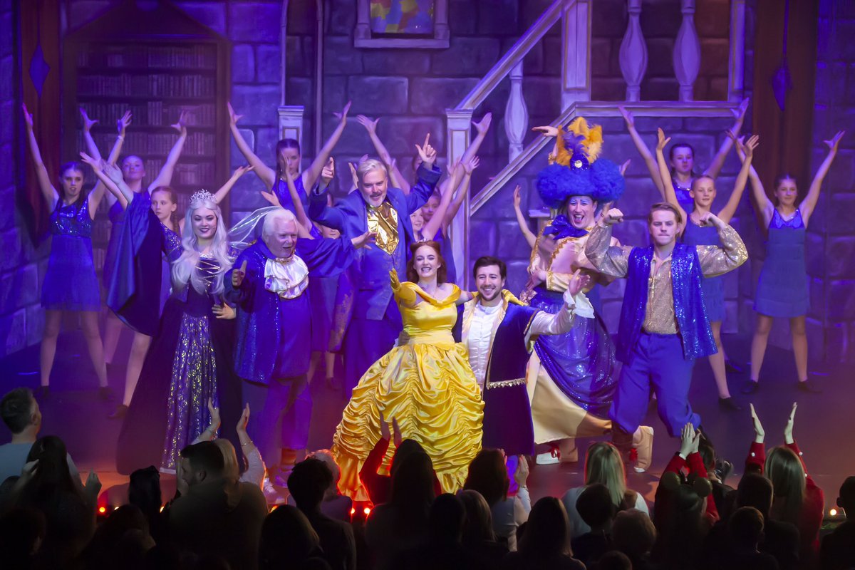 ❤️🎉 Just 1️⃣ week till we kick off our half term pantomime extravaganza 🎭 what an amazing valentines day present 💝 the tale of Beauty &amp; the Beast 🌹 <a href="/CongressTheatr/">Congress Theatre</a> <a href="/owenmoneycomic/">Owen Money</a>