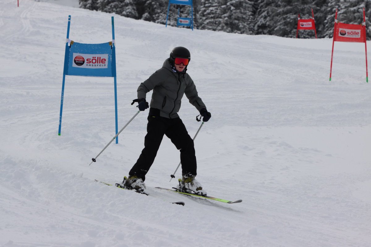 P7 SKI TRIP | On our last day on the slopes, we’ve all competed in the awesome downhill slalom race. Results to come after lunch! 🎿⛷️