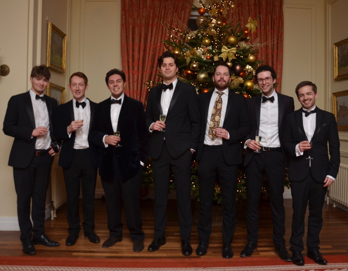 AGIStudents's tweet image. It was a delight to welcome students from London and the Circuits to the Inn for the AGIS Winter Party last December! It was a memorable evening of dinner and silent-disco dancing.
The dancing continues on 6th March at the Gray's Inn Ceilidh - we look forward to seeing you there!