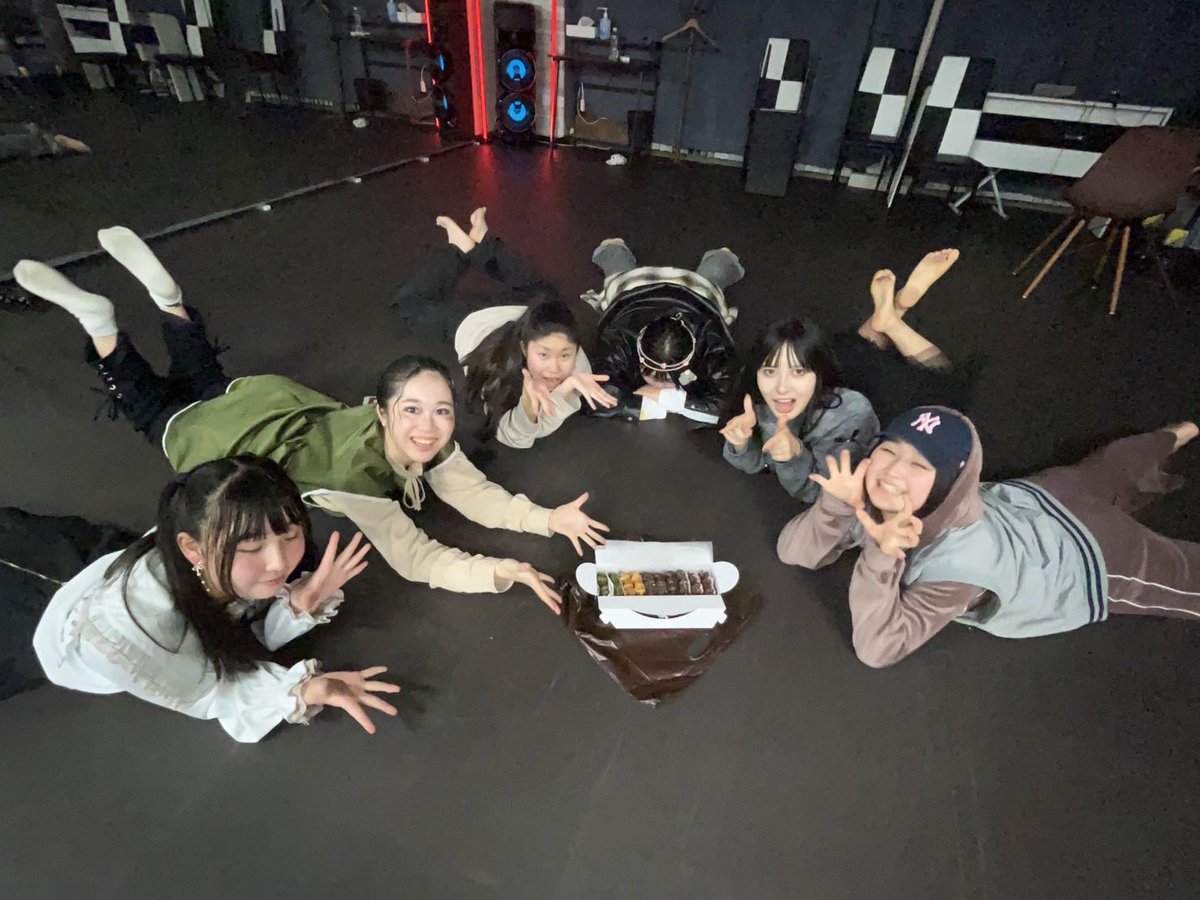 BugLine1's tweet photo. まいど!BugLineです!
ハッピーバレンタイン💝
みんなでワッフルを食べました🧇
素敵なバレンタインをお過ごし下さい🍫
#bugline #バグライン #ボーカルユニット #vocalunit #ValentinesDay https://t.co/ANI4es1FUz