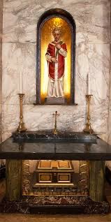 My annual tweet and only foray into poetry…

“Roses are Red
Violets are Blue 
The relics of St Valentine 
Are housed in Dublin Two!”

Happy Valentines Day!!