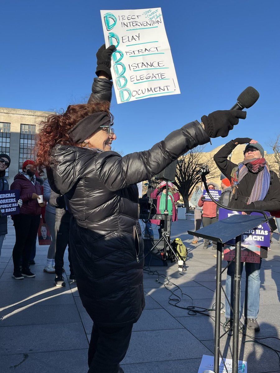 federal_workers's tweet photo. NOW: Federal workers are rallying at the HHS HQ to fight back against @DOGE’s attacks that are dismantling critical services for millions of Americans. https://t.co/PDj4HaSZFE