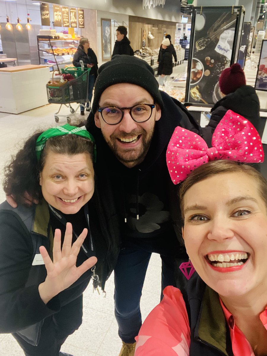 Pielispakarin riisipiirakka ylivoimaisesti myydyin tuote Kuopion Prismassa. Riisipiirakkoloita ostettiin PeeÄssän marketeista v. 2024 yhteensä huimat 4,6 miljoonaa kappaletta. <a href="/LeluOjansivu/">Lelu Ojansivu</a>  <a href="/MiiaKarjalaine2/">Miia Karjalainen</a> 
Asiakkaiden suosikkituote. Perinteet. Suomalaisuus. 💚🇫🇮
#tiältäpäin