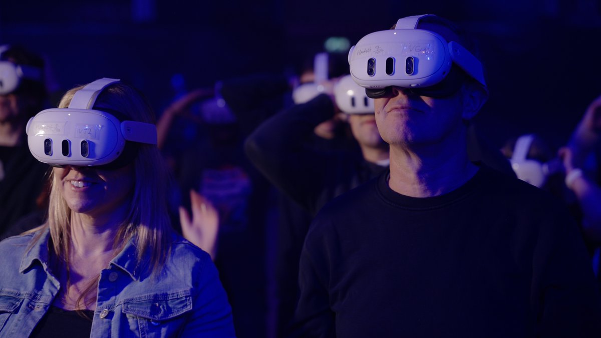 ConnectingCambs's tweet image. Experience an incredible live gig at @CambridgeCornEx when local bands #SmithAndBrewer &amp;amp; @hungryhungree will also be streamed in real-time via AR headsets!

Book tickets for the &apos;AR Experience&apos; now to see them as AR holograms at @BrewBoard: cornex.co.uk/news/free-tick…

#COREHDD