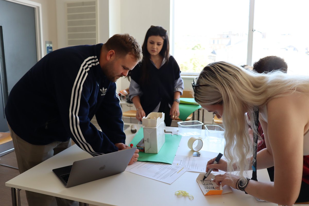 Have you thought about a career in secondary education?
The <a href="/SOEBristol/">School of Education | University of Bristol</a> will be at the <a href="/UKCareersFair/">The UK Careers Fair</a> in #Bath  to share more about studying for a #PGCE and beginning an exciting career in teaching!

Apex City of Bath Hotel | Fri 21st Feb | 10am-2pm

lnkd.in/dPK7y8Fg