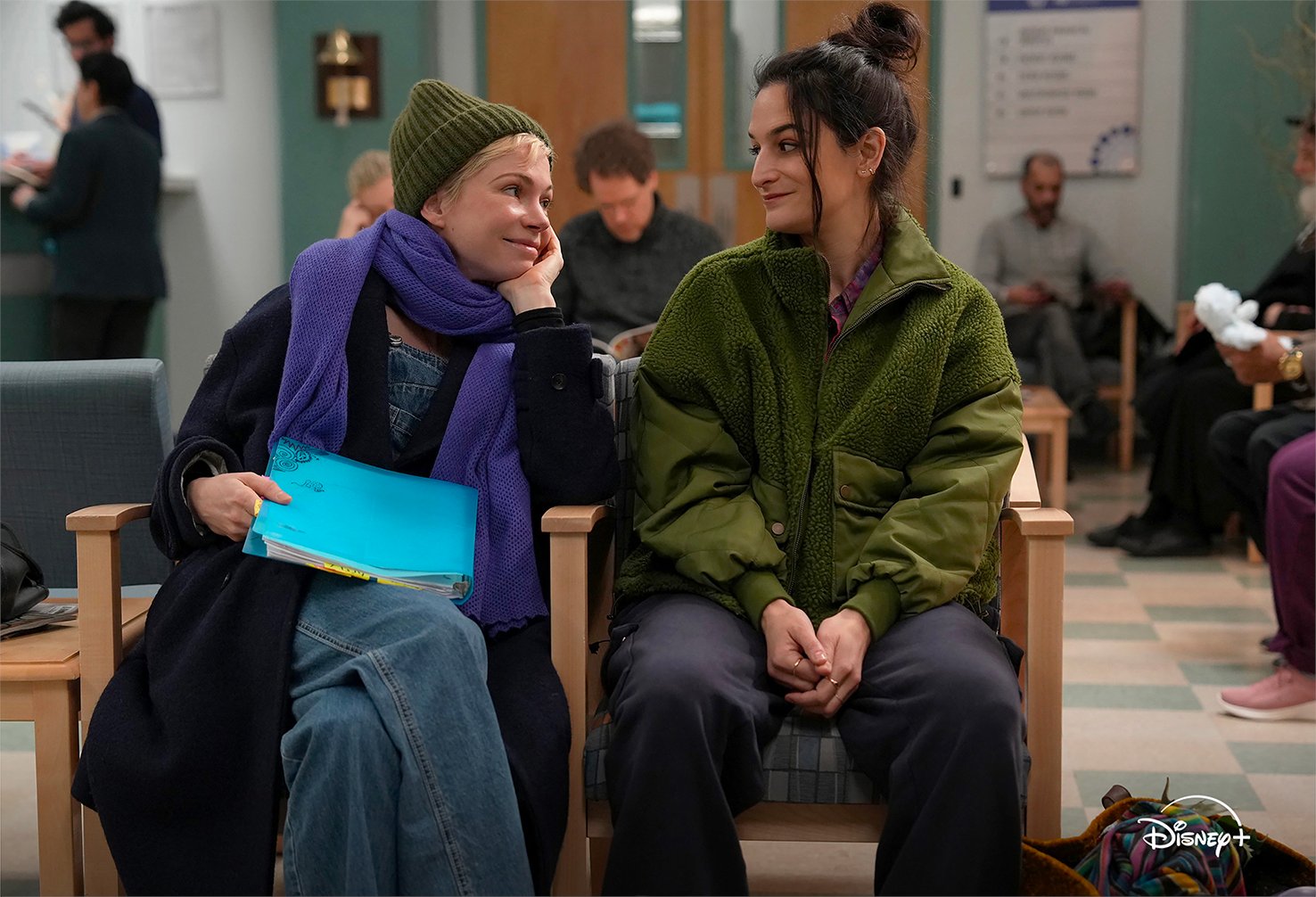 Eerste kijk op Michelle Williams & Jenny Slate in Dying for Sex op Star van Disney Plus België