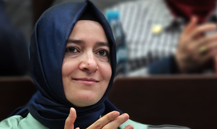 cumhuriyetgzt1's tweet photo. AKP'li Fatma Betül Sayan Kaya, TÜSİAD'ı hedef aldı

'Para bende diyen baronlara meydanı bırakmayacağız'
https://t.co/z0eTvOLfWk https://t.co/NNKLzIlBgD