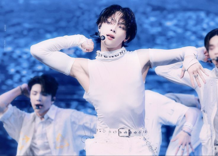 one ฅ՞•ﻌ•՞ฅ -14/30 tweet media