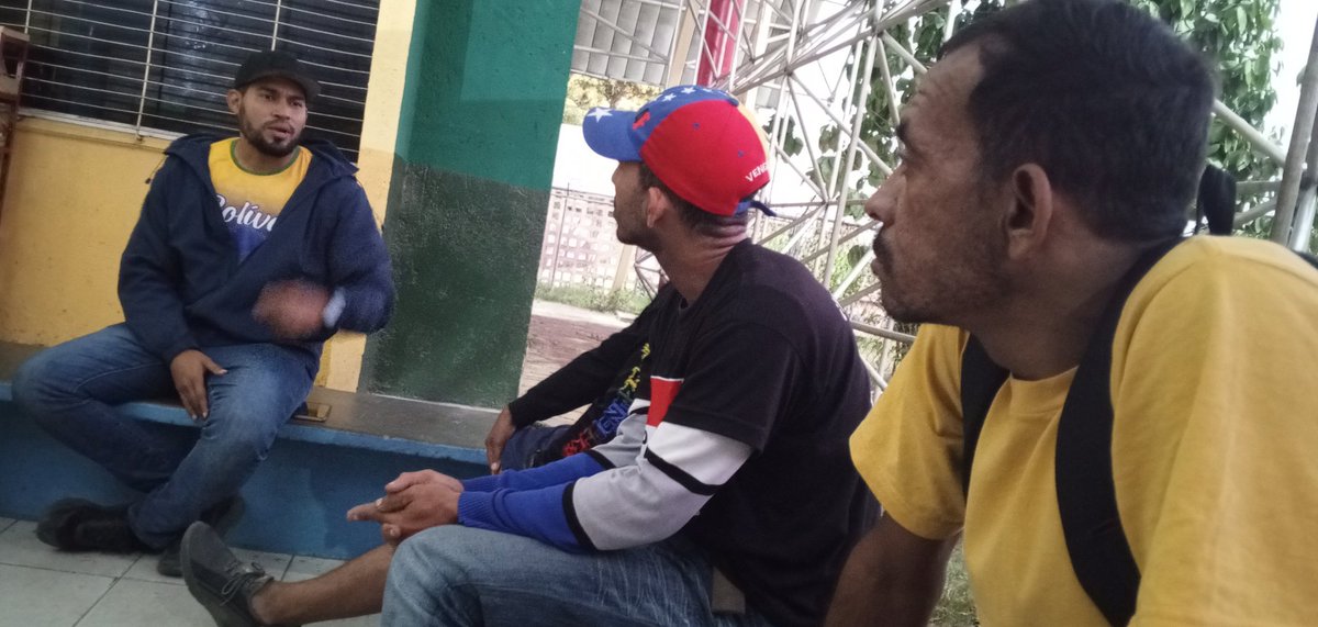 TupamaroMRT_'s tweet photo. En @CaracasMRT_ el camarada @ChristoferRuben miembro de nuestra Dirección Nacional desarrolló círculo de estudio junto con la militancia en las instalaciones del complejo cultural de la Parroquia Antímano. 

#TodoElPartidoUnaEscuela https://t.co/WB5bMrepZc