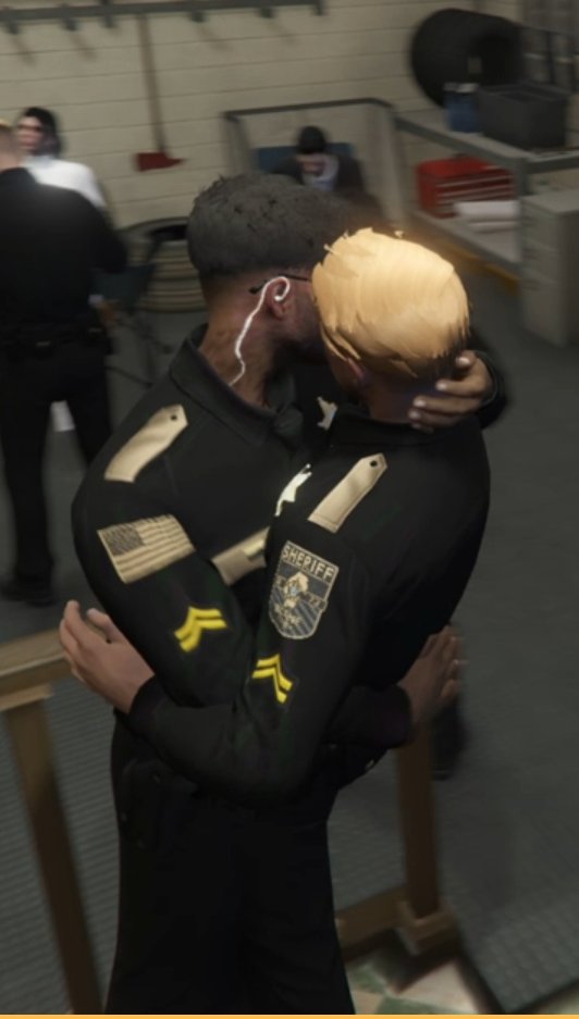 InfamesLEO's tweet image. 🌹En el BCSO, celebramos el amor a lo grande.

Viva el amor en todas sus formas!

Enseñamos las mejores parejas (o ex) que tenemos o hemos tenido en la poli🌹