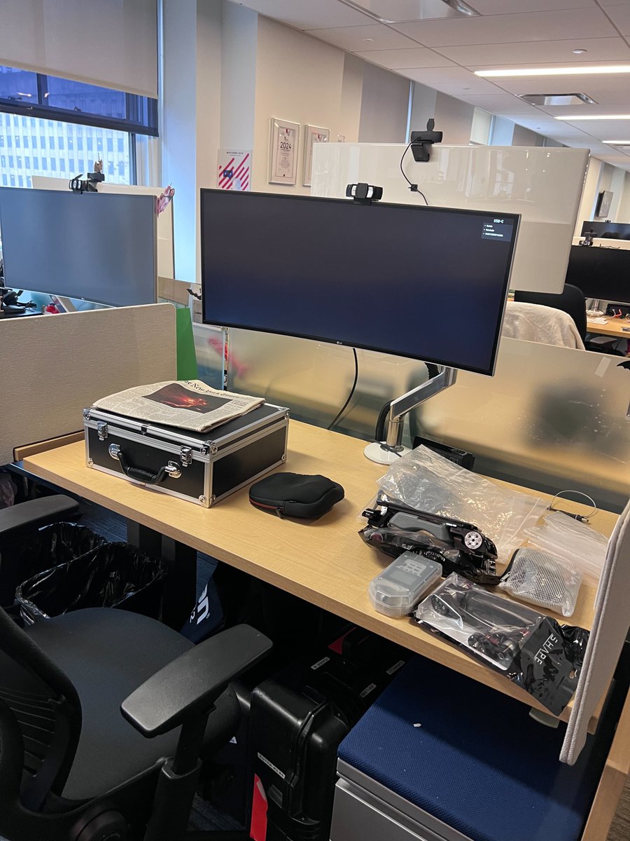 nbcnewsguild's tweet image. Managers at @NBCNews continue to walk all over their workers' rights — quickly removing and discarding union literature from individual members' desks, where posters and literature have long been allowed.
Yet another federal labor violation by @cesarconde_.