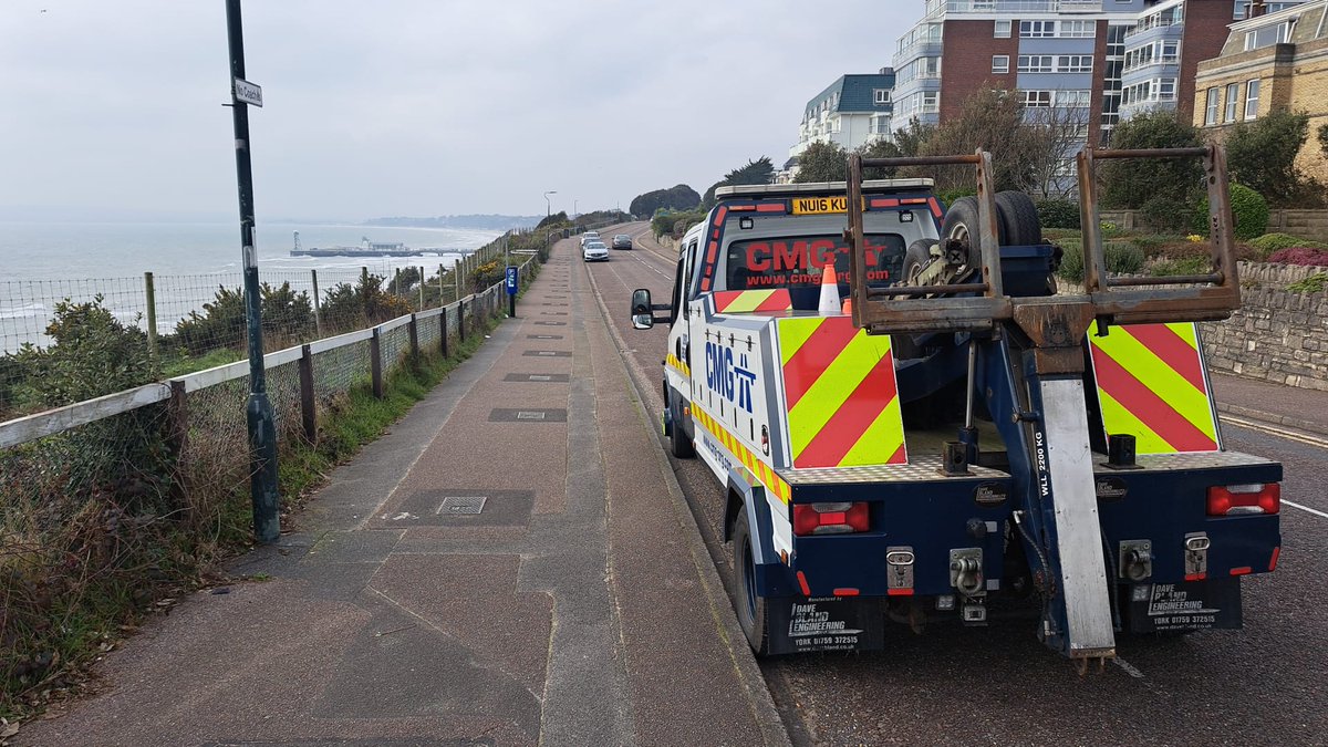 Sean and D59 by the seaside in Bournemouth this morning 🌊

#CMG247
