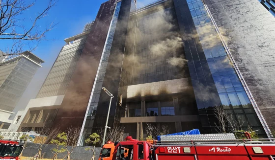 nbcnews.com/news/world/six…

Six dead at resort construction site fire in South Korea's Busan
About 25 other people sustained light injuries, including some due to smoke inhalation., according to officials in the port city.