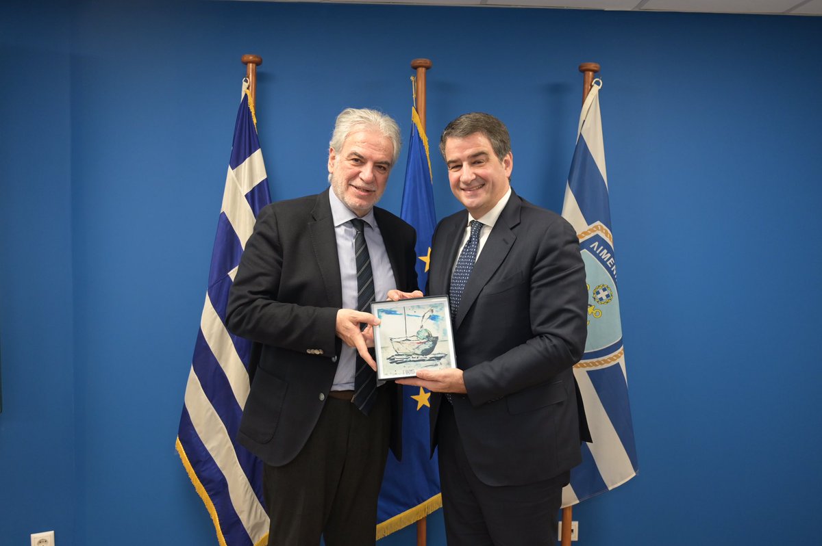 StylianidesEU's tweet photo. Με χαρά υποδέχθηκα στο @naftilias τον Εκτελεστικό Αντιπρόεδρο της @EU_Commission @RaffaeleFitto 

Είχαμε μια πολύ εποικοδομητική συνάντηση στην παρουσία Δημάρχων μικρών νησιών.

Κοινός στόχος η νησιωτικότητα &amp; διασυνδεσιμότητα να γίνουν κεντρικός πυλώνας της Ευρωπαϊκής πολιτικής. https://t.co/ZD7FnzMpHR