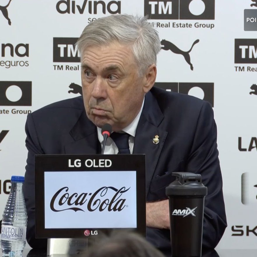 FabrizioRomano's tweet photo. 🚨 Are you aware of Real Madrid upset for Vinicius new deal timing? Ancelotti: “No, I’m not”.

“Questions about Saudi and Vini are not for me. He’s happy and he wants to make history at Real Madrid. That’s what I see”. https://t.co/sQIDQSyA1k