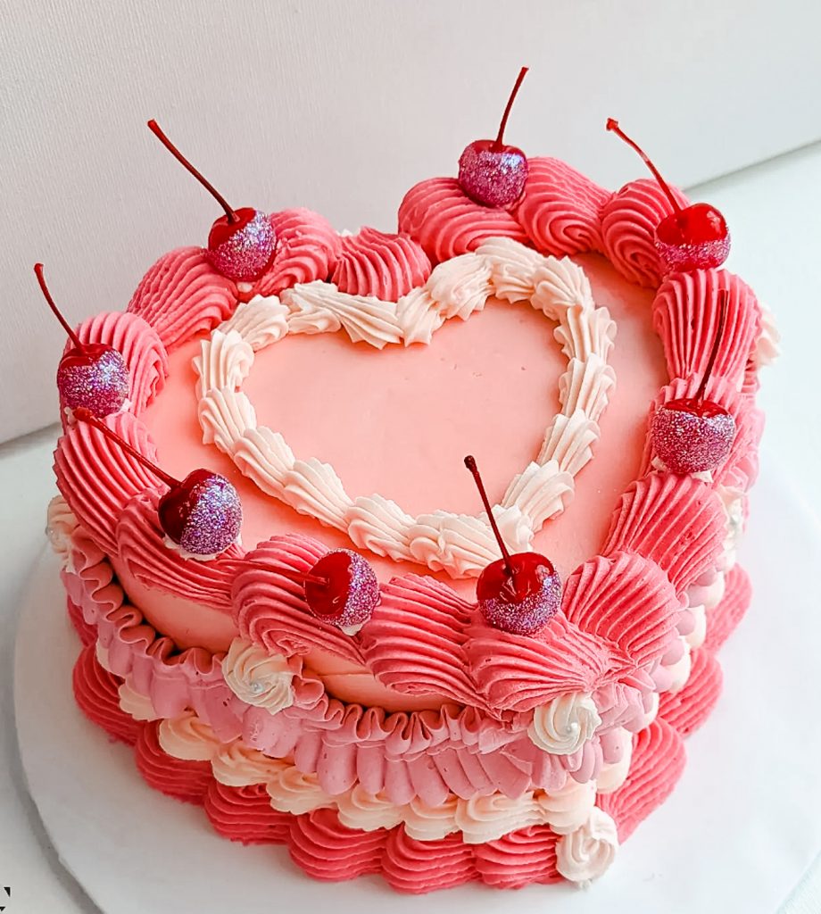 It's Valentine's day and Eliana made a special breakfast for her dear wife!
She already wakes her up with a fox-shaped ice cream appetizer and then guides her to the kitchen where an entire Ice cream cake waits for the goddess!

"Happy Valentine's day, love(<a href="/OriginPalkia/">Palkia</a>)~!"