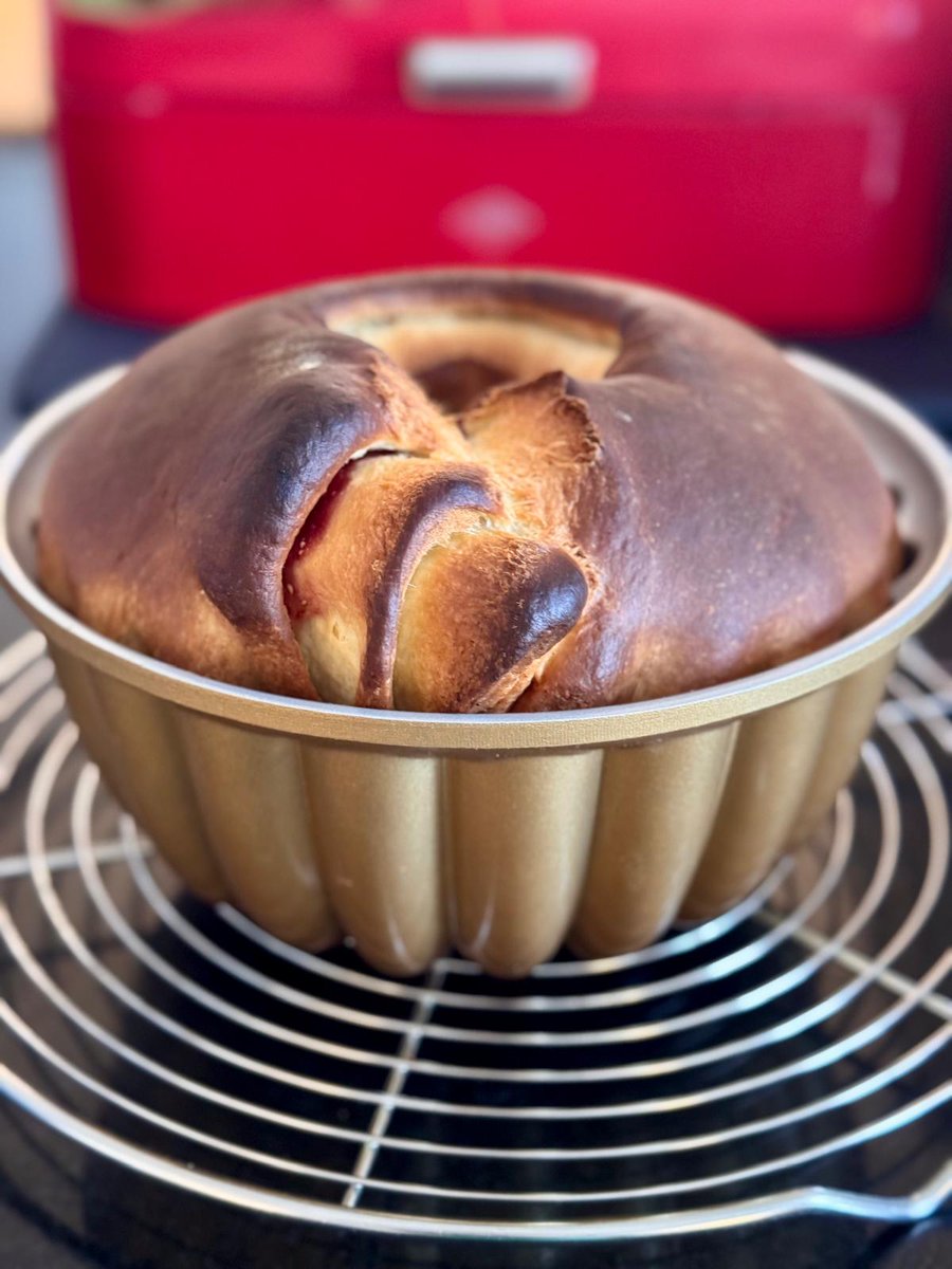 Bis ich den anschneiden kann, dauert es noch eine Weile, daher müsst Ihr mit dem hier vorliebnehmen.